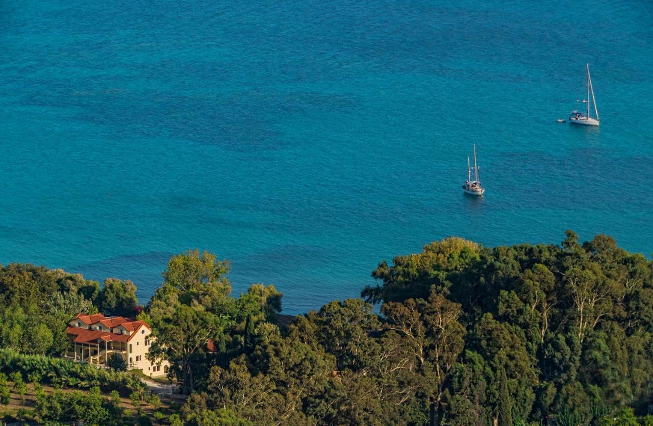 Hotel Albouro Seafront