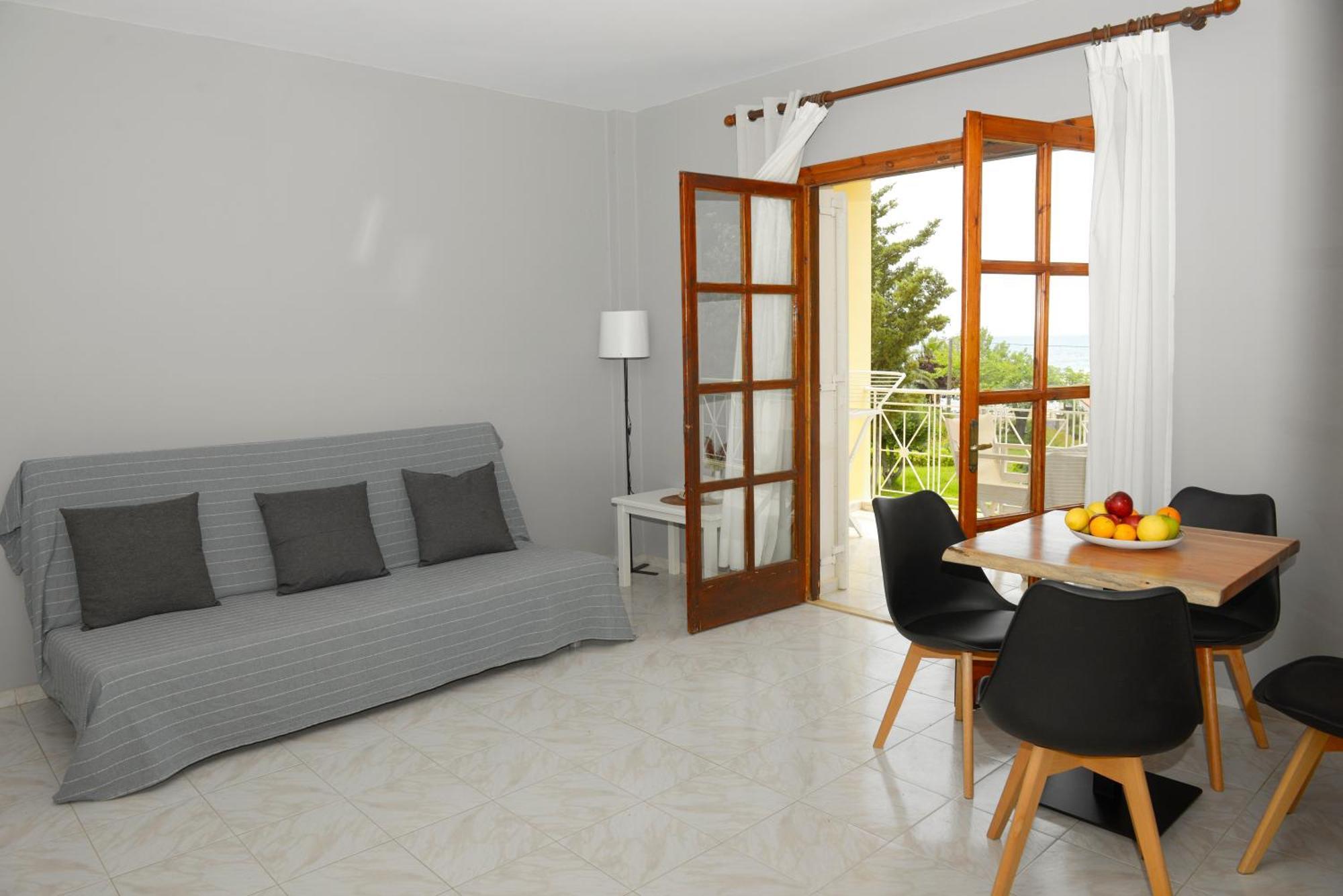 Albouro Seafront Hotel 3*